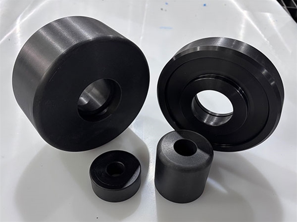 Ultra high molecular weight polyethylene wheel