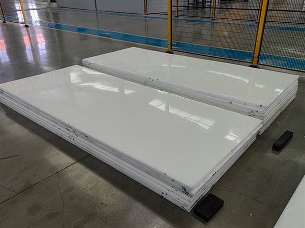 Ultra high molecular weight polyethylene sheet