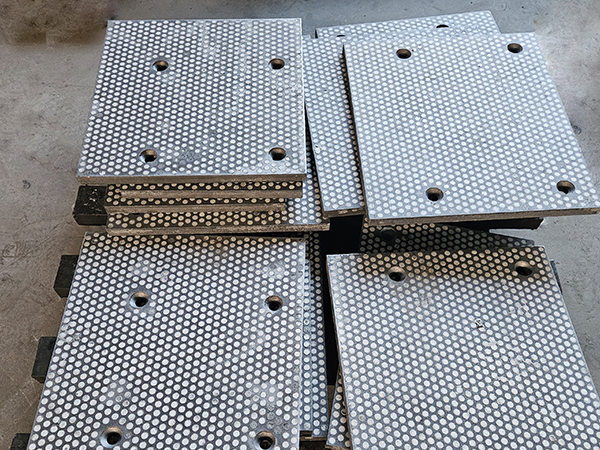 Three in one ceramic lining plate